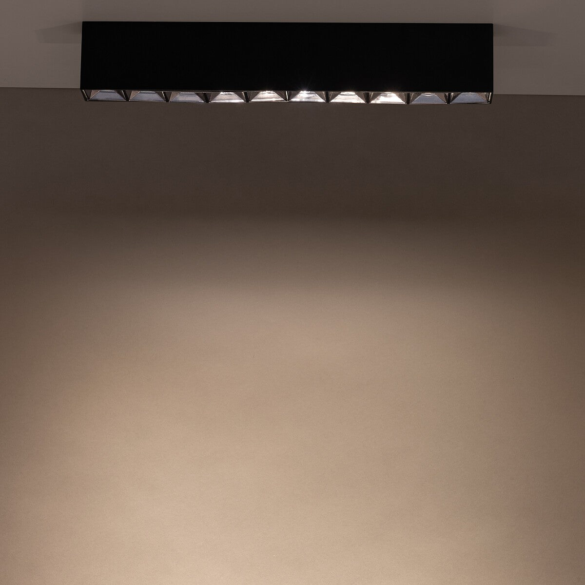 Nowodvorski Lampa downlights natynkowa MIDI LED 40W 50/60Hz - Aluminium lakierowane - Czarny I 10056 - lampa włączona