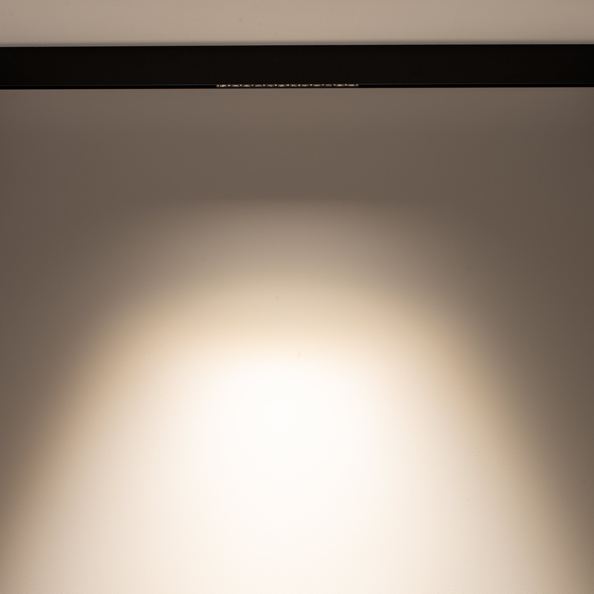 Nowodvorski System szynowy LVM FOCUS LED 9W 1-obwodowy niskonapięciowy 48V LVM Lampa LED 9W - Aluminium lakierowane - Czarny