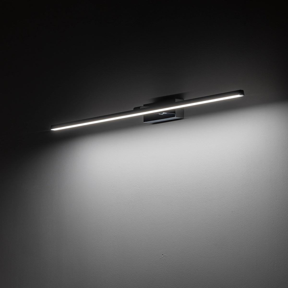 Nowodvorski Kinkiet VAN GOGH LED L 18W 50/60Hz - Aluminium lakierowane - Chrom I 10287 - lampa włączona