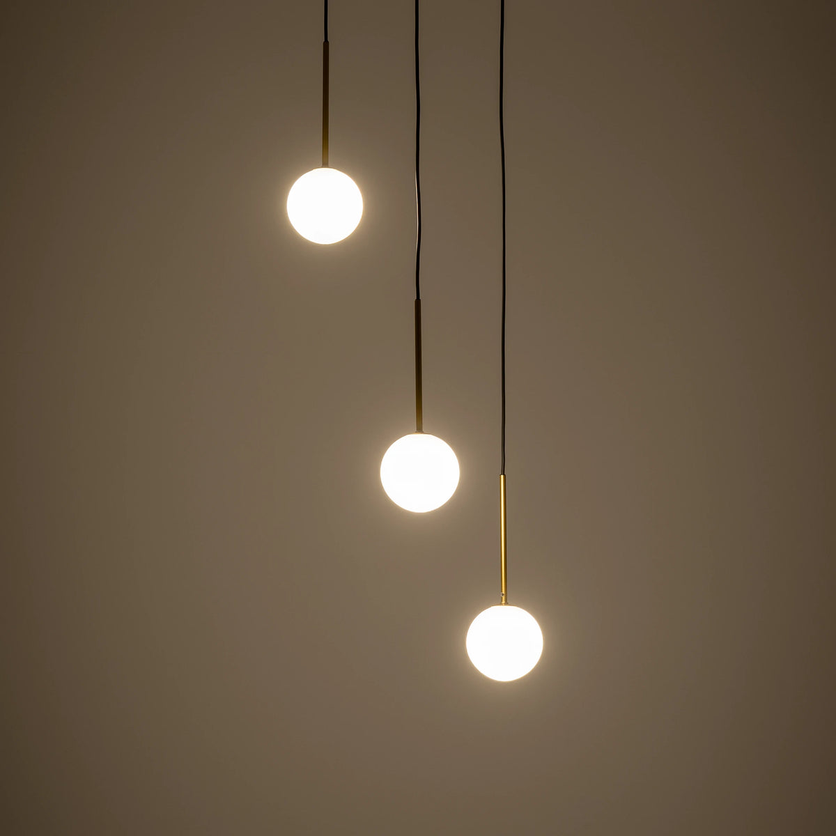 Nowodvorski Lampa wisząca KARO 12W only LED 50/60Hz - Stal lakierowana - Czarny II 10304 - lampa włączona