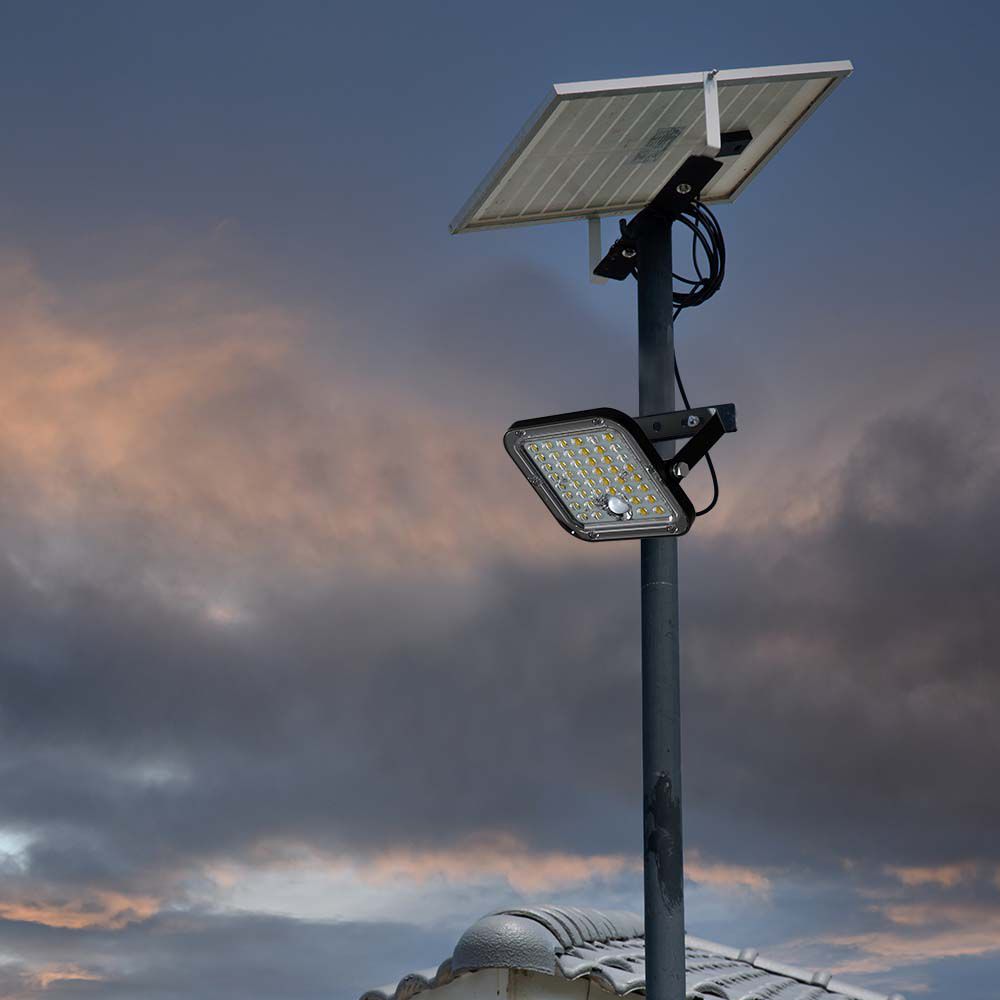 10W Naświetlacz solarny LED 1500LM / Bateria: Lithium Battery 3.7V 3600mA / Barwa: 4000K / Kolor: Czarny