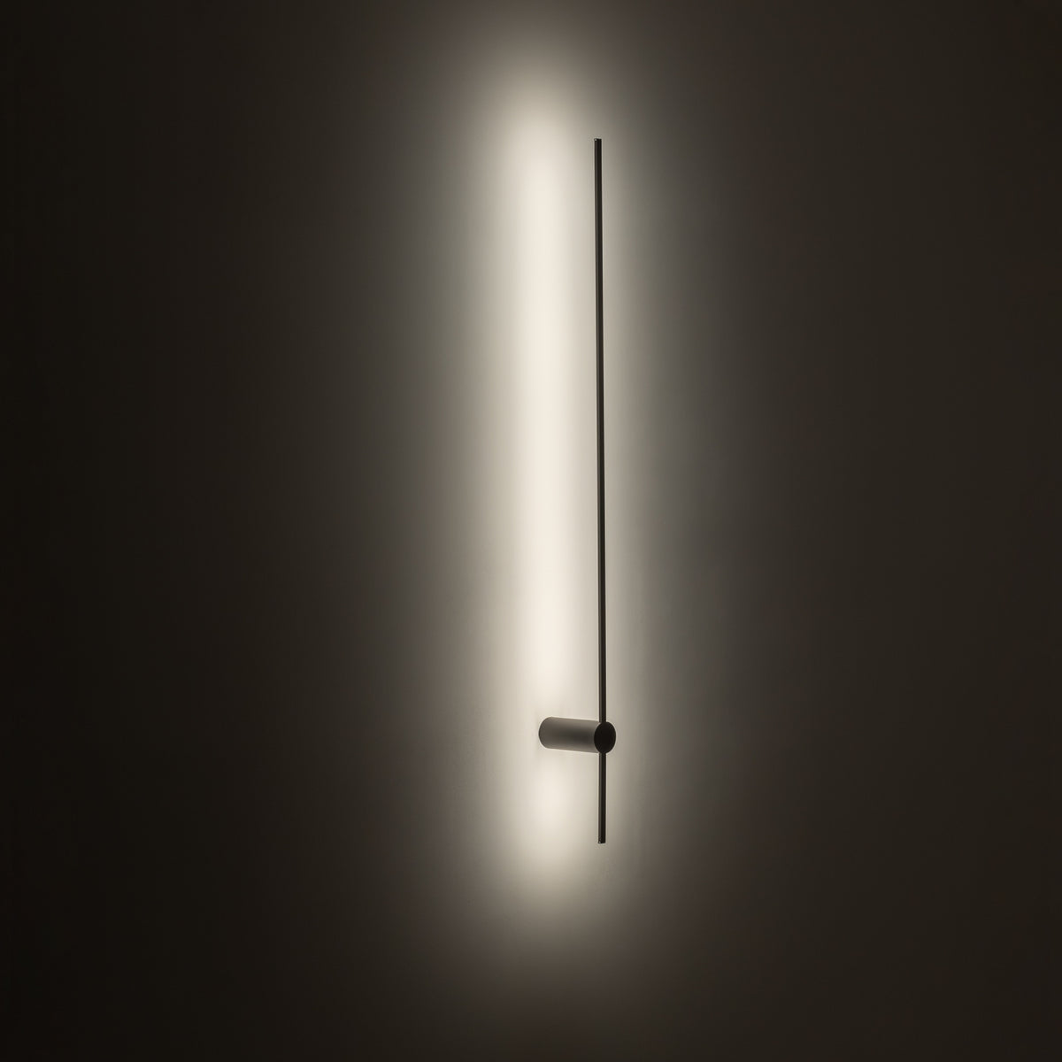 Nowodvorski Kinkiet SABER LED L 16W 50/60Hz - Aluminium lakierowane - Czarny I 10314 - lampa włączona