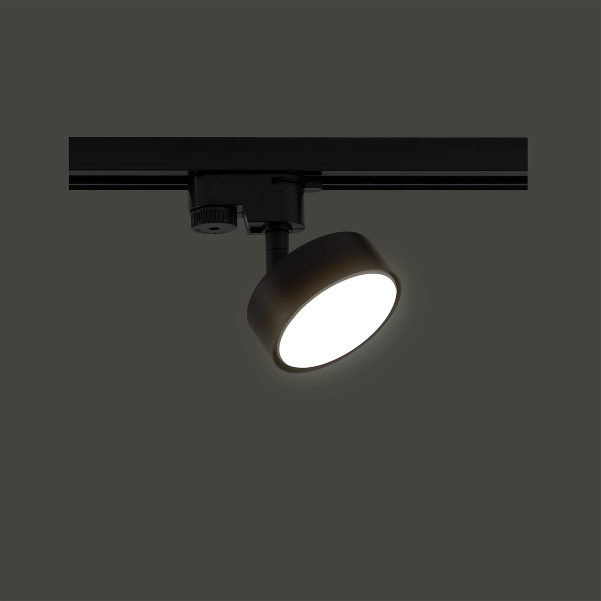 Nowodvorski System szynowy PROFILE PUCK 1-obwodowy Profile Lampa 12W only LED - Stal lakierowana - Czarny 10358 - lampa włączona
