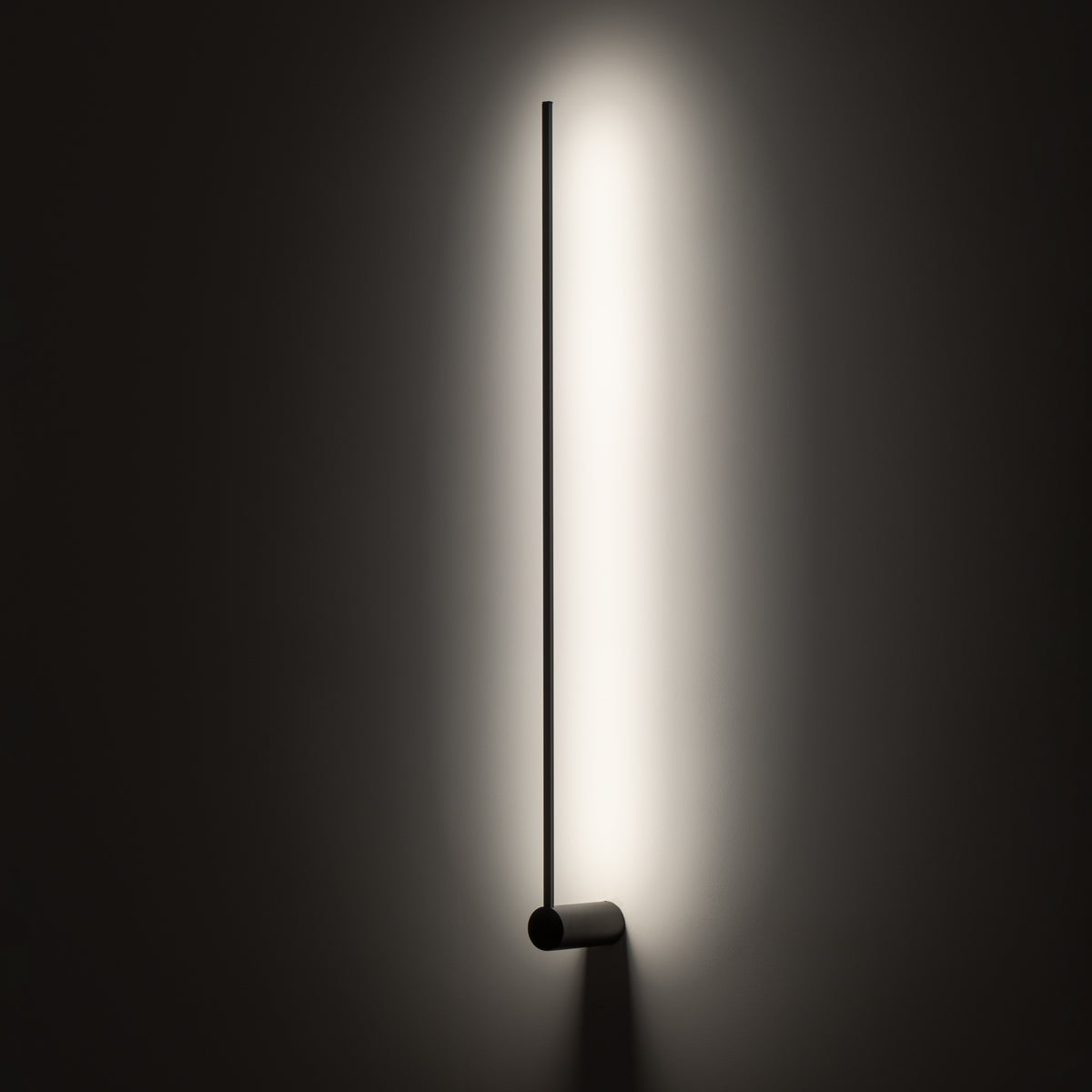 Nowodvorski Kinkiet ARM LED L 14W 50/60Hz 520lm - Aluminium lakierowane - Czarny 10367 - lampa włączona