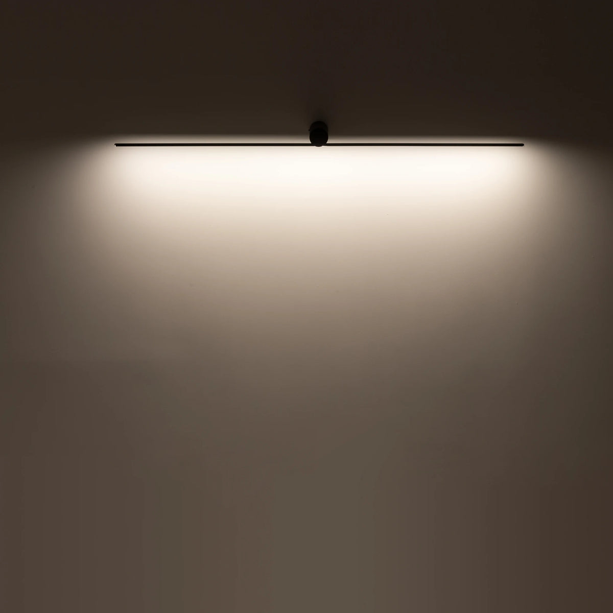 Nowodvorski Kinkiet SPIN LED L 16W 50/60Hz - Aluminium lakierowane - Czarny I 10371 - lampa włączona