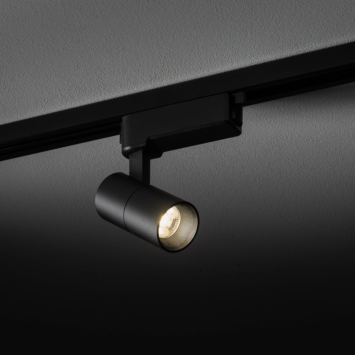 Nowodvorski System szynowy PROFILE TINOS LED 7W 1-obwodowy Profile Lampa 7W - Aluminium lakierowane - Czarny I 10381 - lampa włączona