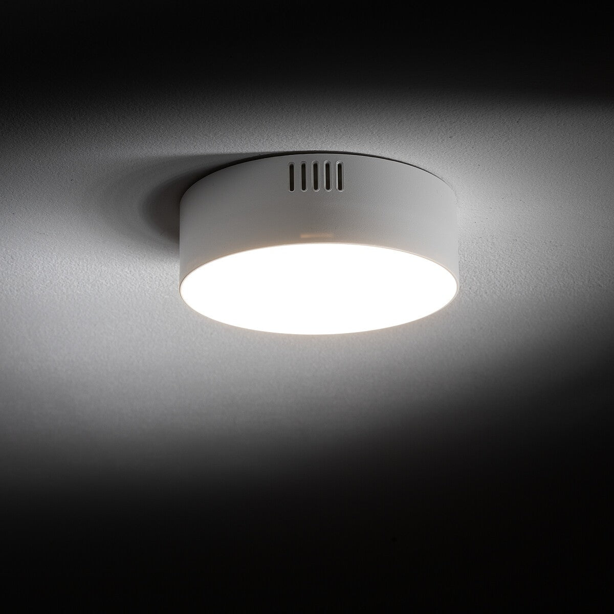 Nowodvorski Plafon LID ROUND LED 15W 50/60Hz - Tworzywo sztuczne - Biały II 10411 - lampa włączona