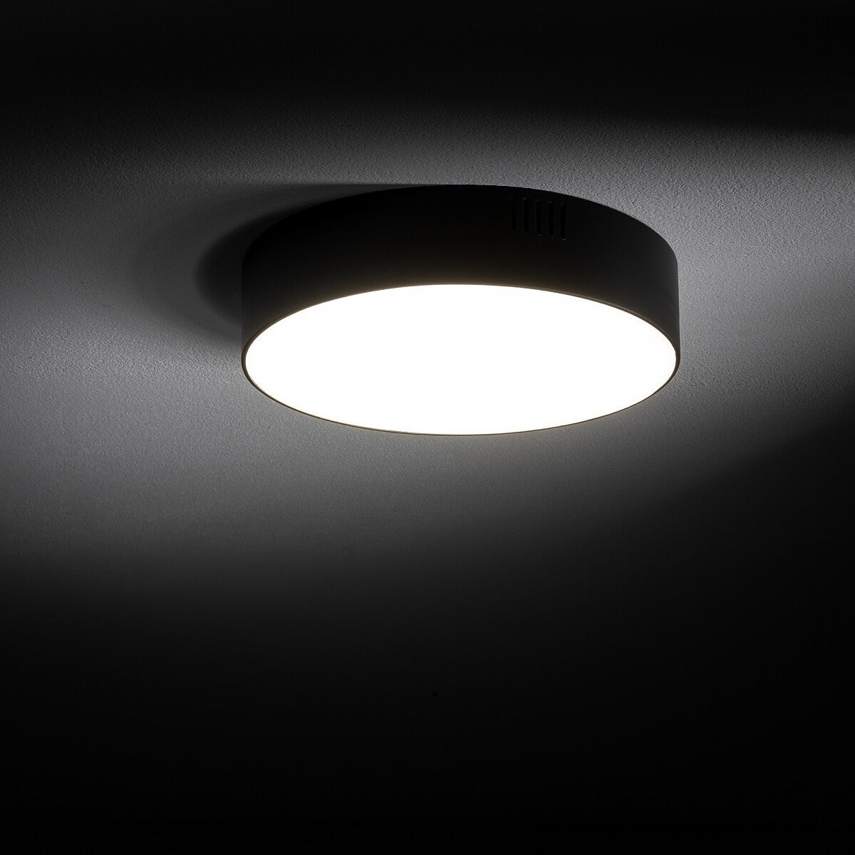 Nowodvorski Plafon LID ROUND LED 25W 50/60Hz - Tworzywo sztuczne - Czarny II 10416 - lampa włączona