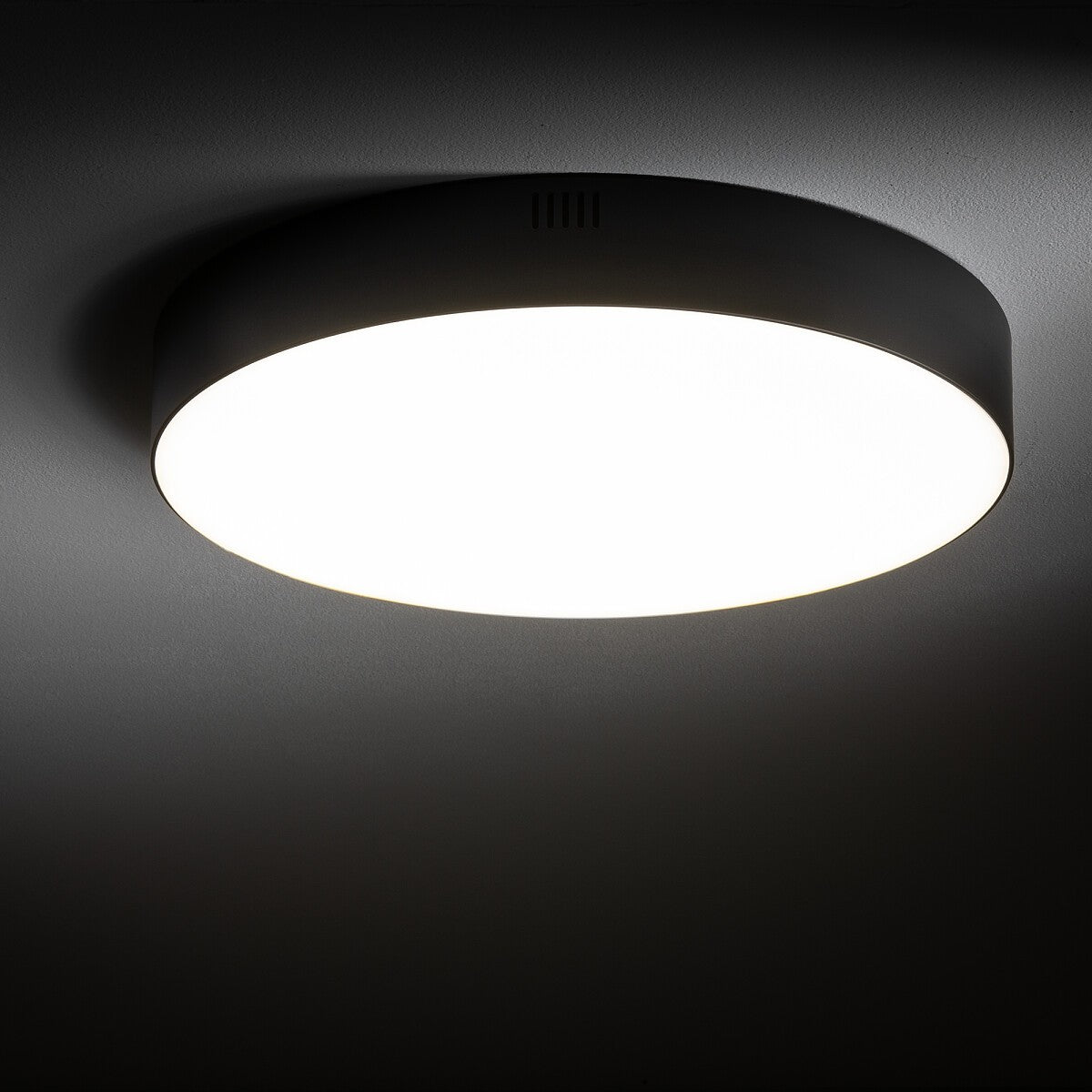 Nowodvorski Plafon LID ROUND LED 50W 50/60Hz - Tworzywo sztuczne - Czarny II 10418 - lampa włączona