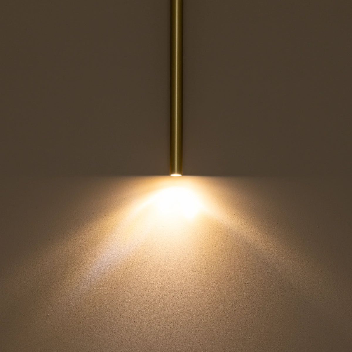 Nowodvorski Lampa wisząca LASER 490 1x10W only LED 50/60Hz - Stal lakierowana - Satynowy złoty 10453 - lampa włączona