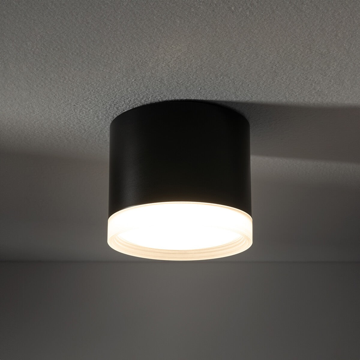 Nowodvorski Lampa downlights natynkowa SILBA 12W only LED 50/60Hz - Aluminium lakierowane - Czarny 10477 - lampa włączona