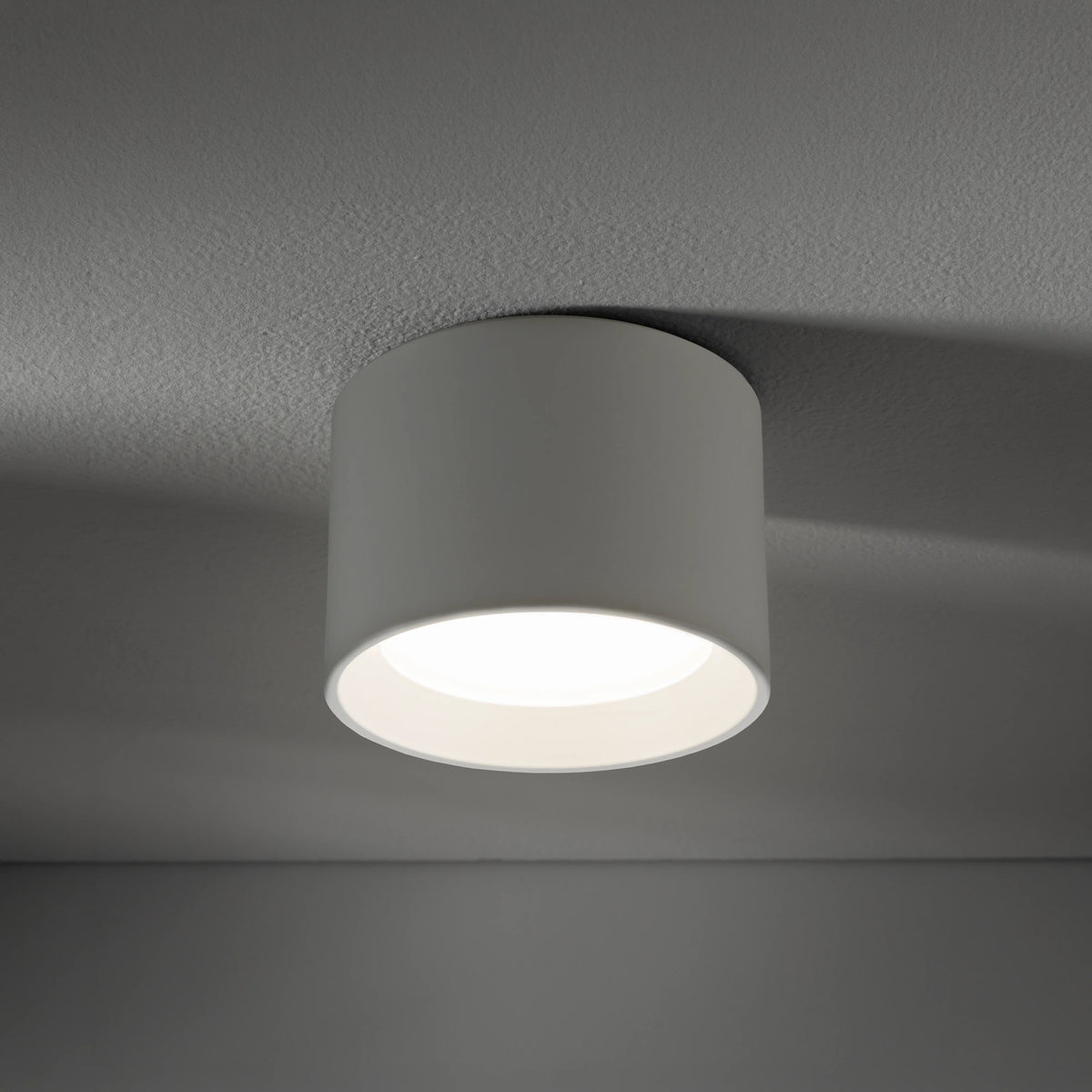 Nowodvorski Lampa downlights natynkowa BOL 12W only LED 50/60Hz - Aluminium lakierowane - Biały 10483 - lampa włączona