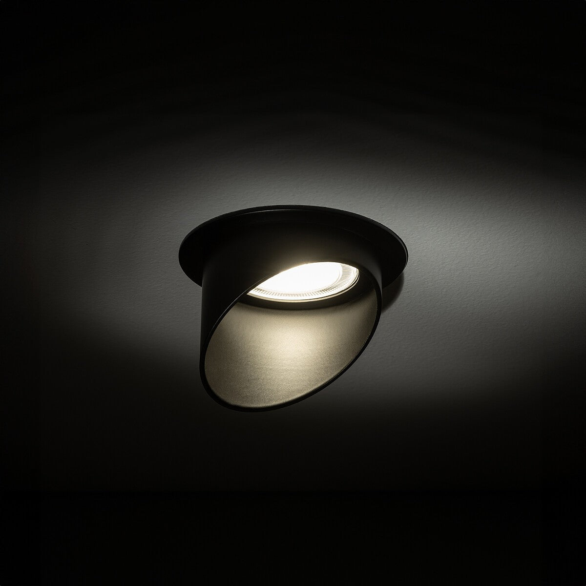 Nowodvorski Lampa downlights podtynkowa SOLTA 10W only LED 50/60Hz - Aluminium lakierowane - Czarny 10491 - lampa włączona