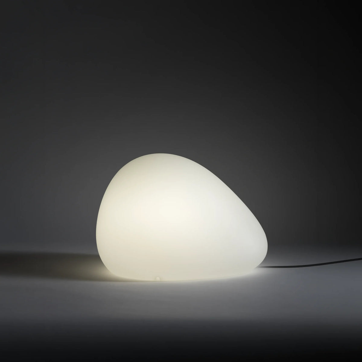 Nowodvorski Lampa stojąca STONE S 25W only LED 50/60Hz IP44 - Tworzywo sztuczne PE - Biały 10579 - lampa włączona