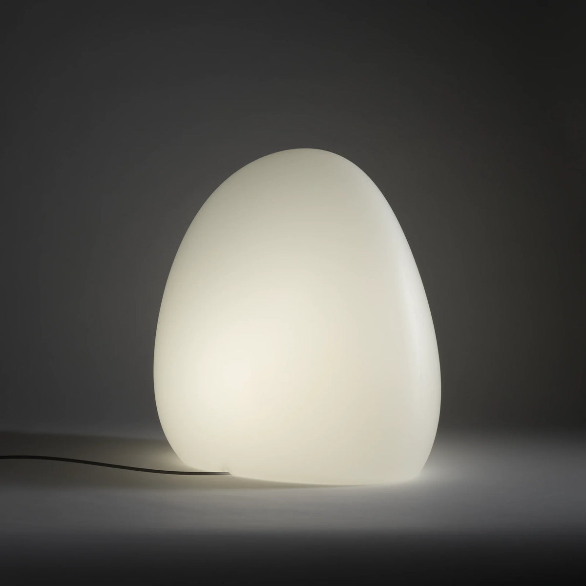Nowodvorski Lampa stojąca STONE M 25W only LED 50/60Hz IP44 - Tworzywo sztuczne PE - Biały 10580 - lampa włączona