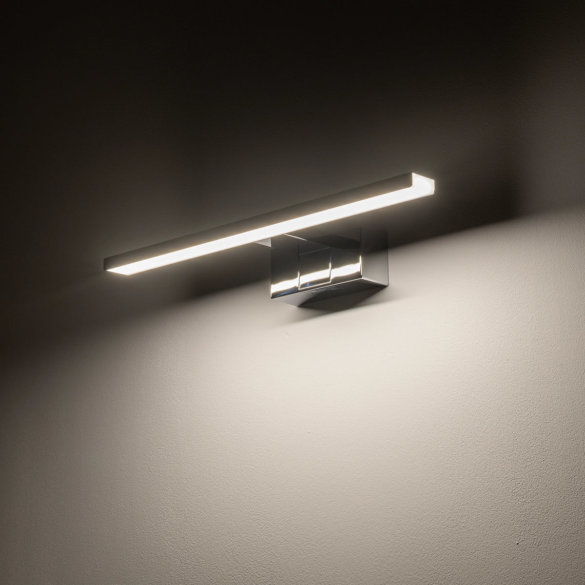 Nowodvorski Kinkiet CEZANNE LED S 8W 50/60Hz 600lm - Aluminium lakierowane - Chrom 10665 - lampa włączona
