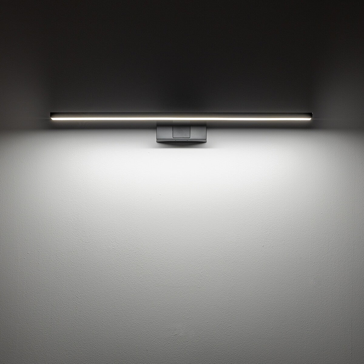Nowodvorski Kinkiet CEZANNE LED M 12W 50/60Hz 900lm - Aluminium lakierowane - Czarny 10677 - lampa włączona