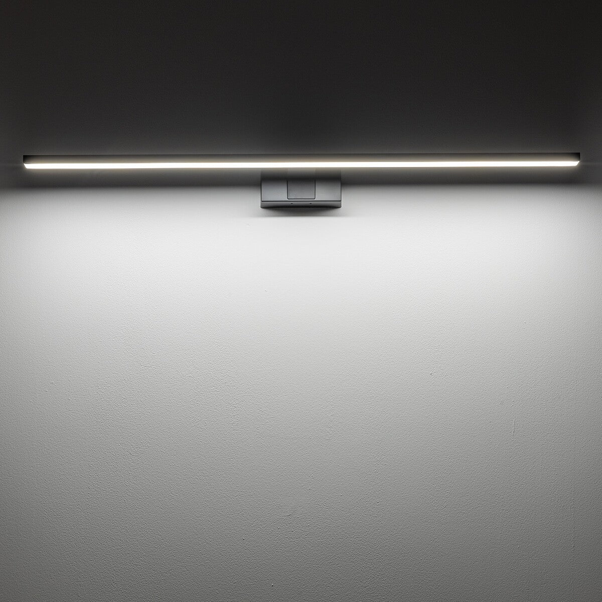 Nowodvorski Kinkiet CEZANNE LED L 15W 50/60Hz 1100lm - Aluminium lakierowane - Czarny 10678 - lampa włączona