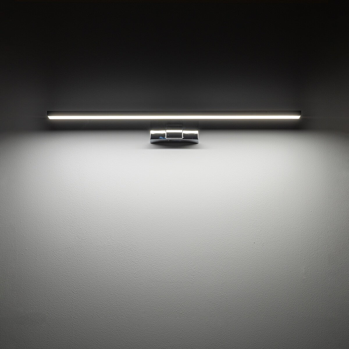 Nowodvorski Kinkiet CEZANNE LED M 12W 50/60Hz 950lm - Aluminium lakierowane - Chrom 10681 - lampa włączona