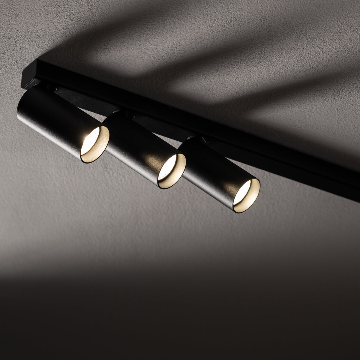 Nowodvorski Reflektorek / Spot FOURTY 10W only LED 50/60Hz - Aluminium lakierowane - Czarny IV 10743 - lampa włączona