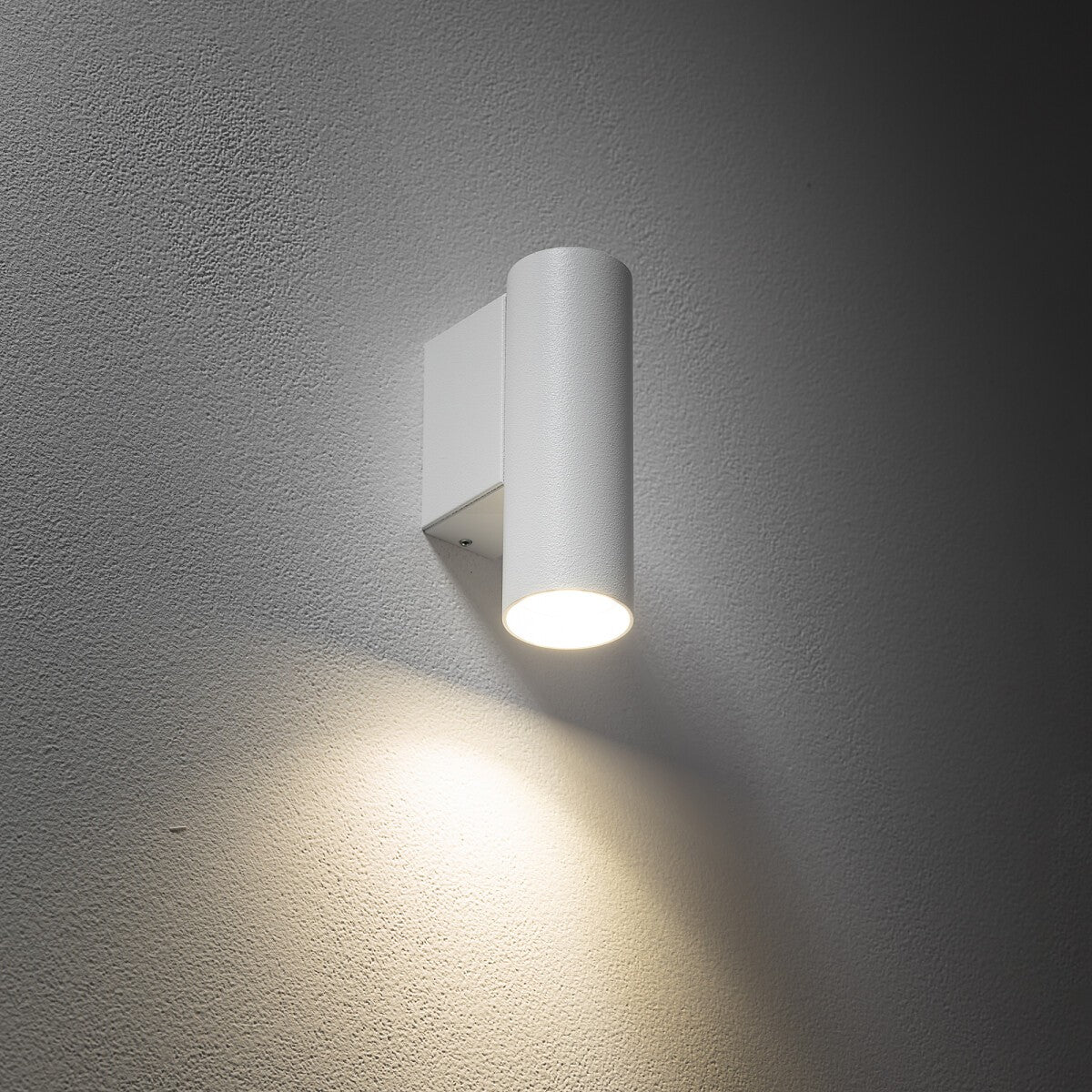 Nowodvorski Kinkiet FOURTY WALL S 10W only LED 50/60Hz - Stal lakierowana - Biały 10746 - lampa włączona