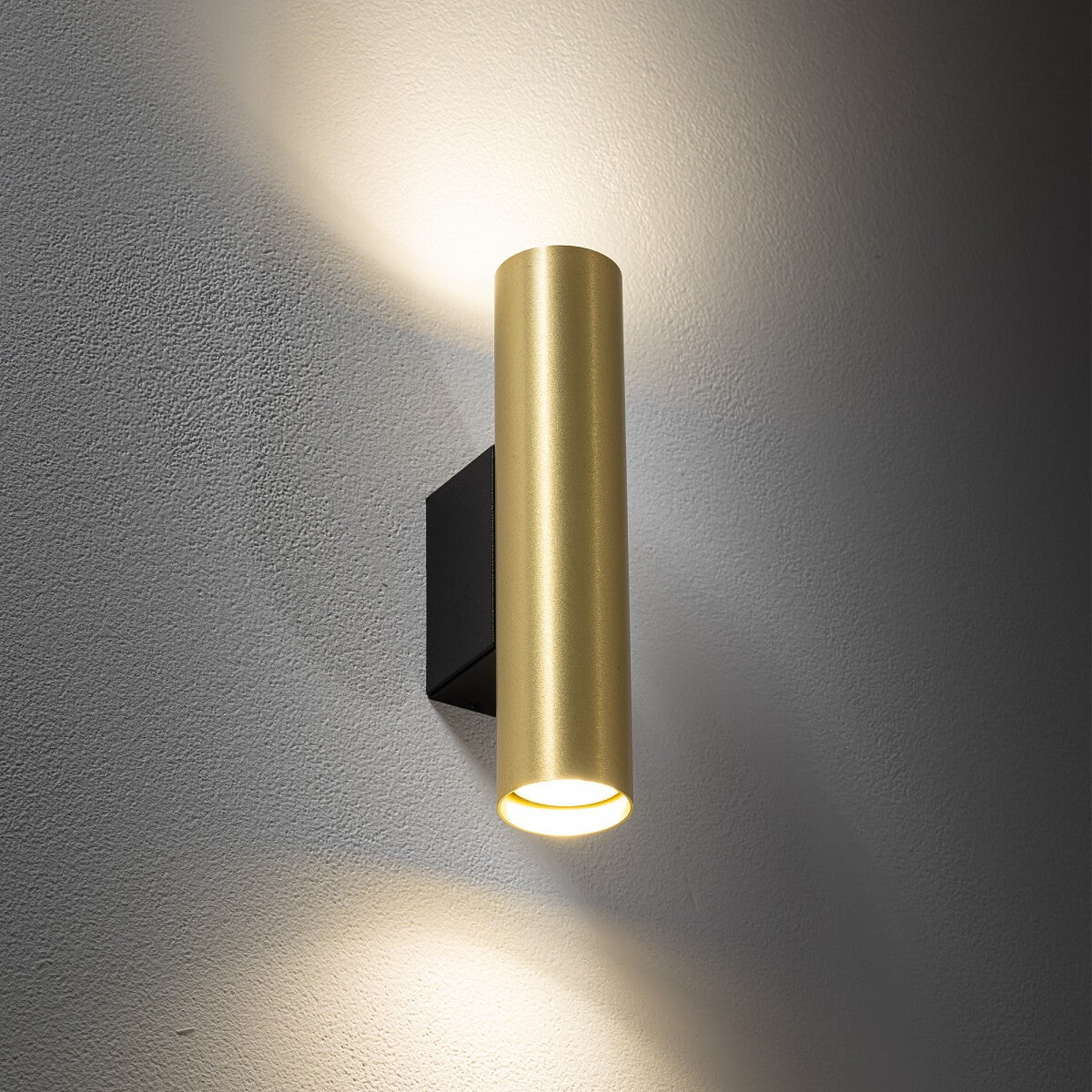 Nowodvorski Kinkiet FOURTY WALL M 10W only LED 50/60Hz - Lity mosiądz - Miedziany 10754 - lampa włączona