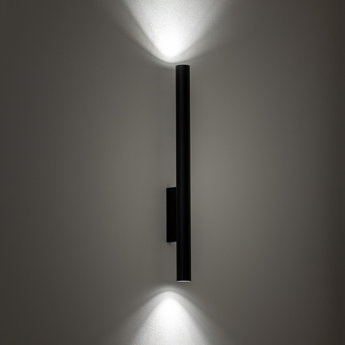 Nowodvorski Kinkiet FOURTY WALL XL 10W only LED 50/60Hz - Stal lakierowana - Czarny 10759 - lampa włączona