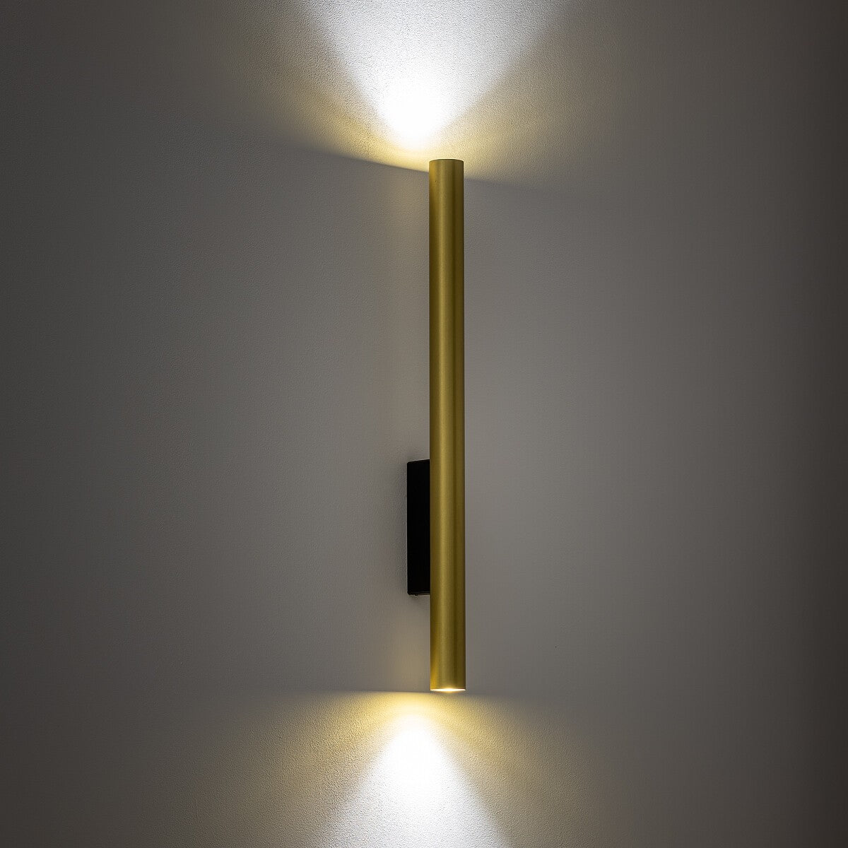 Nowodvorski Kinkiet FOURTY WALL XL 10W only LED 50/60Hz - Lity mosiądz - Miedziany 10760 - lampa włączona