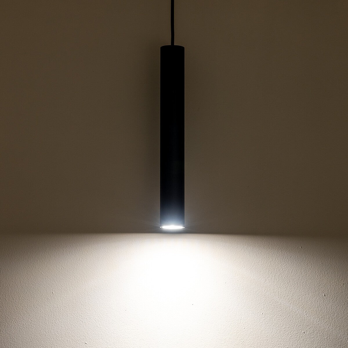 Nowodvorski Lampa wisząca FOURTY M 10W only LED 50/60Hz - Stal lakierowana - Czarny 10771 - lampa włączona