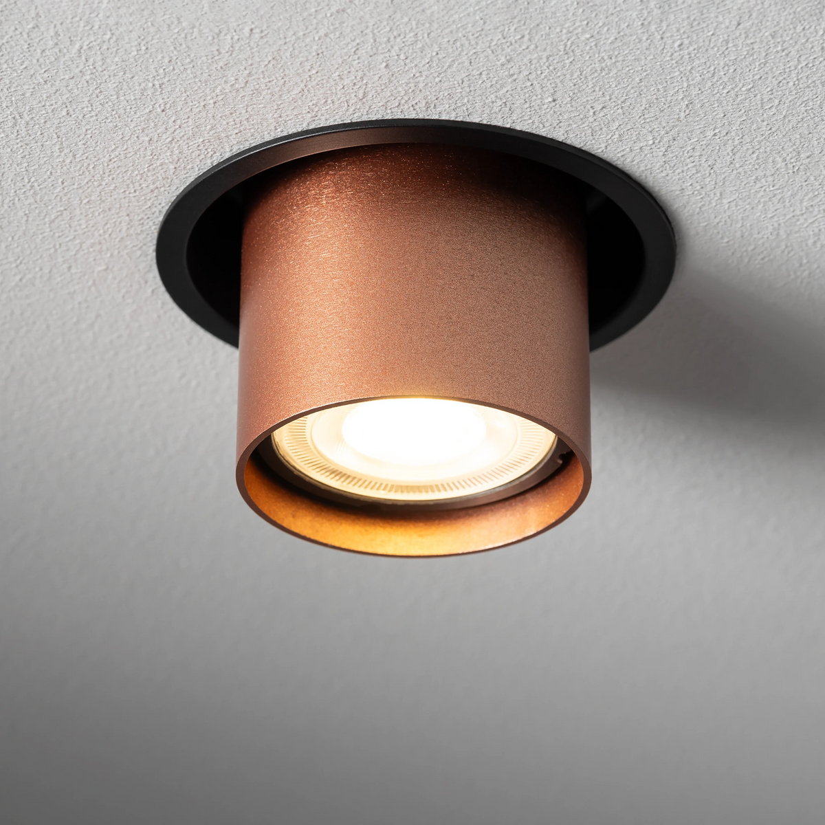 Nowodvorski Lampa downlights podtynkowa MONO SLIDE 10W only LED 50/60Hz - Stal lakierowana - Satynowa miedź 10801 - lampa włączona