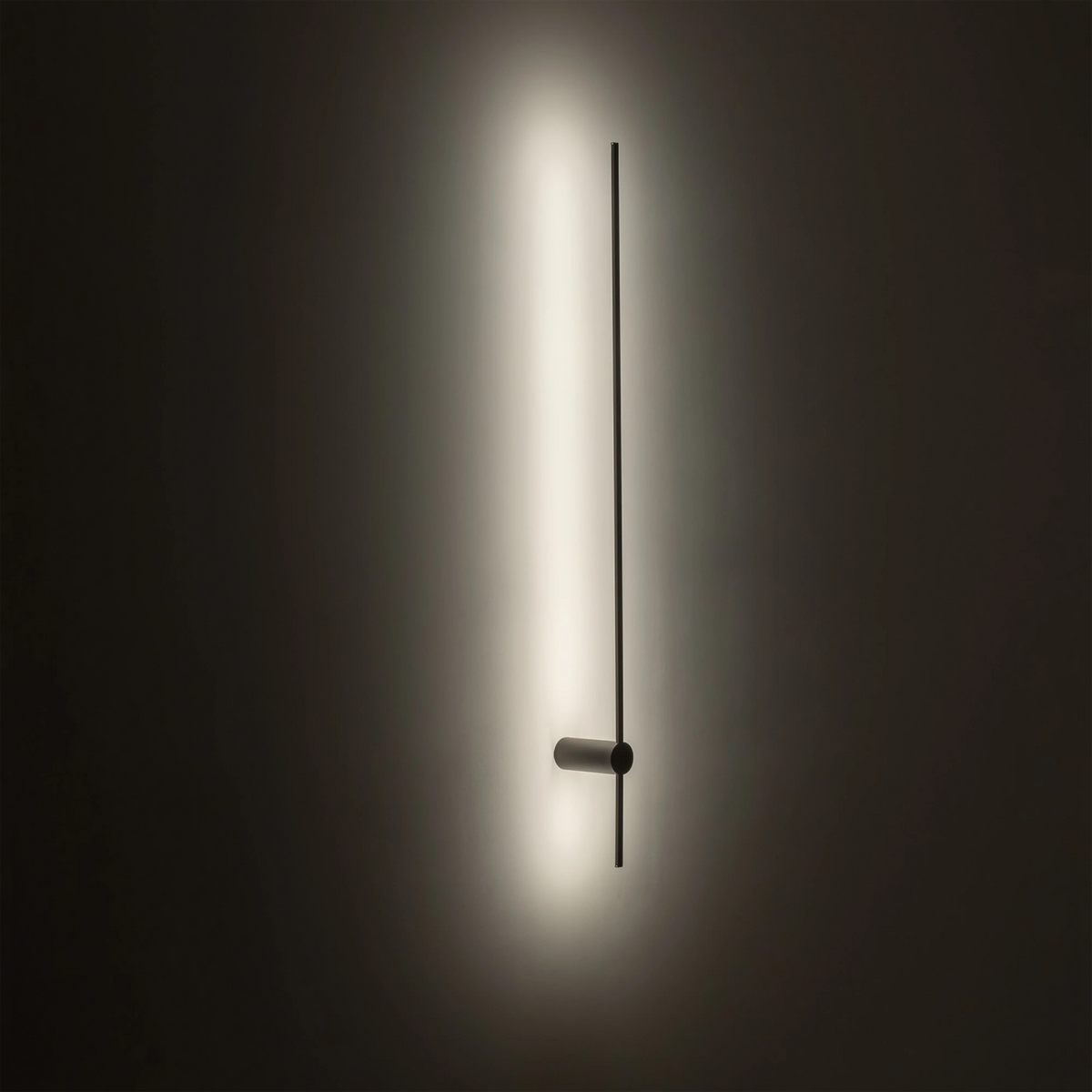 Nowodvorski Kinkiet SABER LED L 16W 50/60Hz - Aluminium lakierowane - Czarny II 10854 - lampa włączona