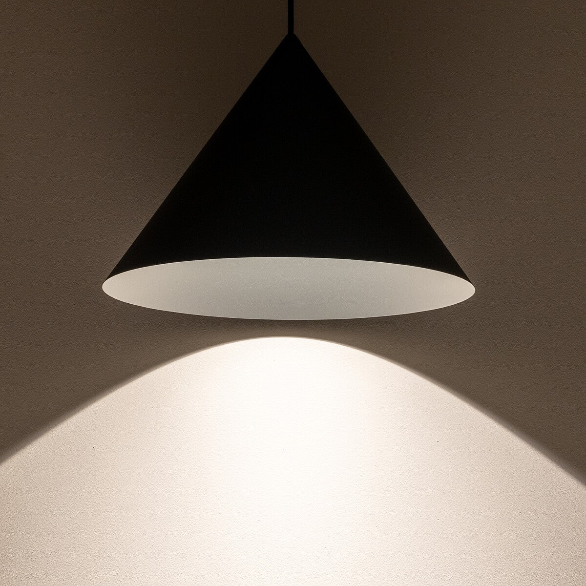 Nowodvorski Lampa wisząca ZENITH M 20W only LED 50/60Hz - Stal lakierowana - Umbra gray 10879 - lampa włączona