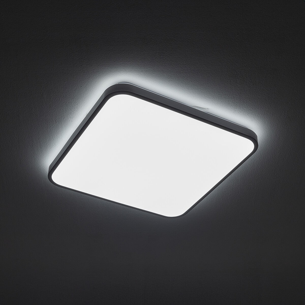 Nowodvorski Plafon AGNES SQUARE LED PRO 32W 50/60Hz - Stal lakierowana - Biały 10992 - lampa włączona