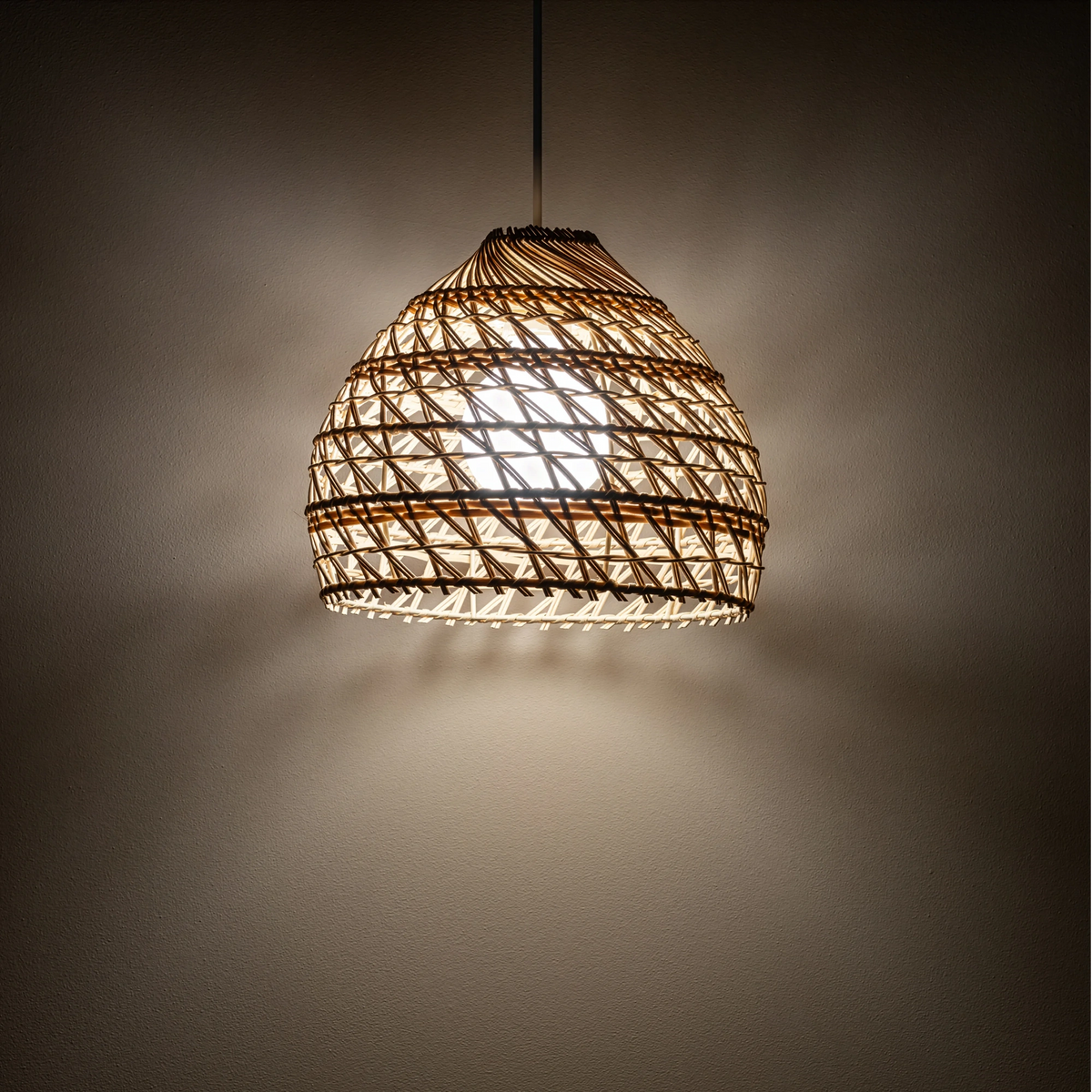 Nowodvorski Lampa wisząca BOHO S 25W only LED 50/60Hz - Rattan - Naturalne drewno 11150 - lampa włączona