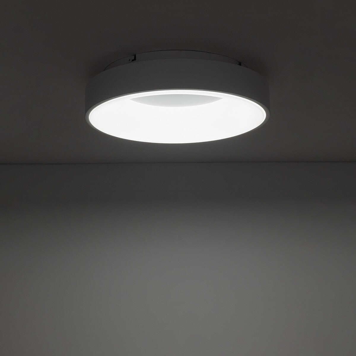 Nowodvorski Plafon NIKKI ROUND LED 32W 50/60Hz - Stal lakierowana - Biały II 11203 - lampa włączona