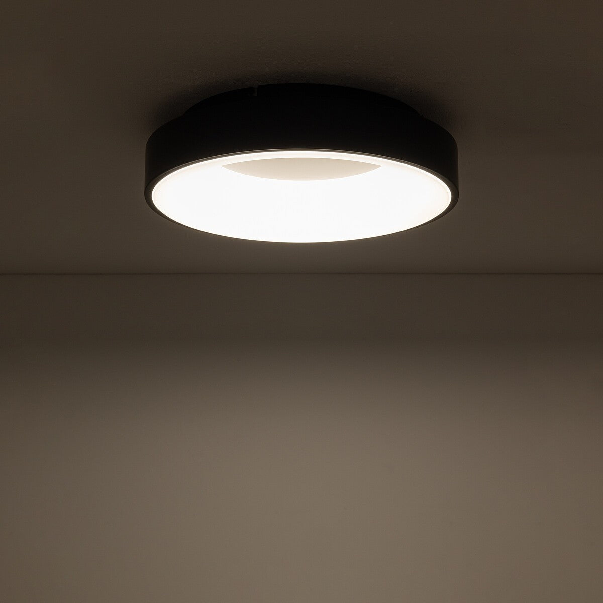 Nowodvorski Plafon NIKKI ROUND LED 32W 50/60Hz - Stal lakierowana - Czarny I 11206 - lampa włączona