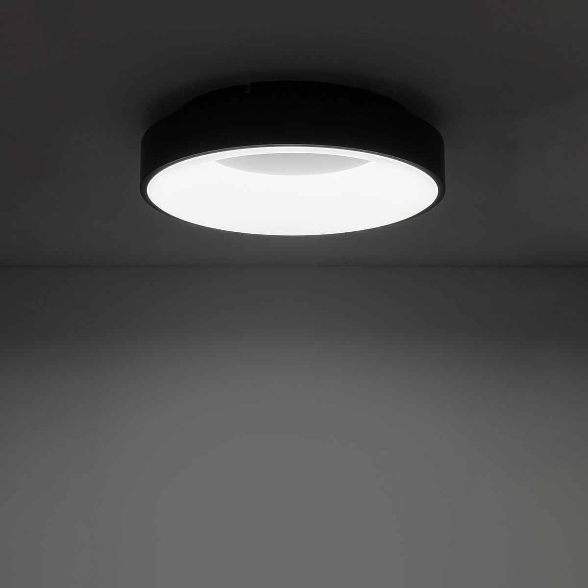 Nowodvorski Plafon NIKKI ROUND LED 32W 50/60Hz - Stal lakierowana - Czarny II 11210 - lampa włączona