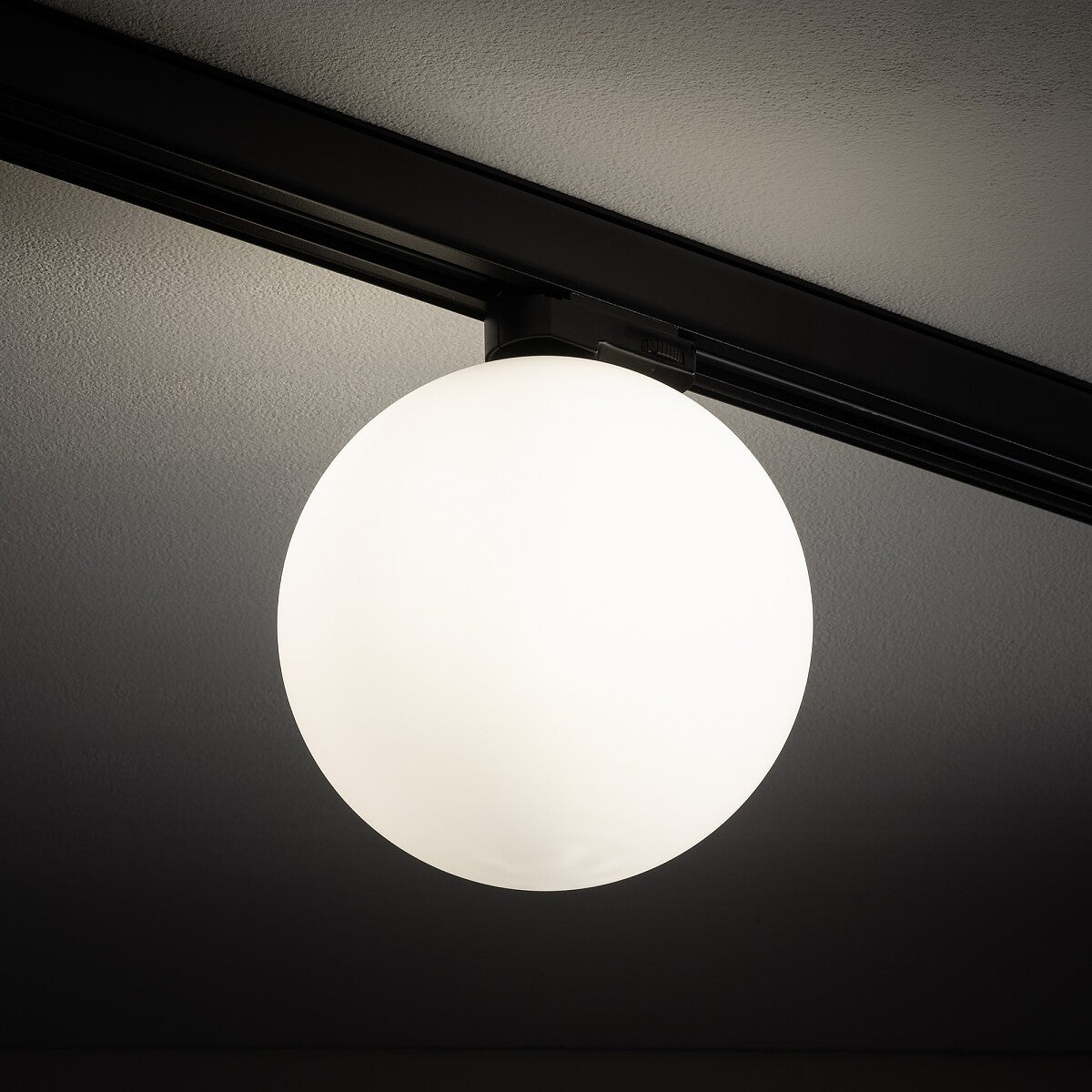 Nowodvorski System szynowy CTLS SNOWBALL 3-obwodowy CTLS Lampa 12W only LED - Tworzywo sztuczne PC - Czarny II 11296 - lampa włączona