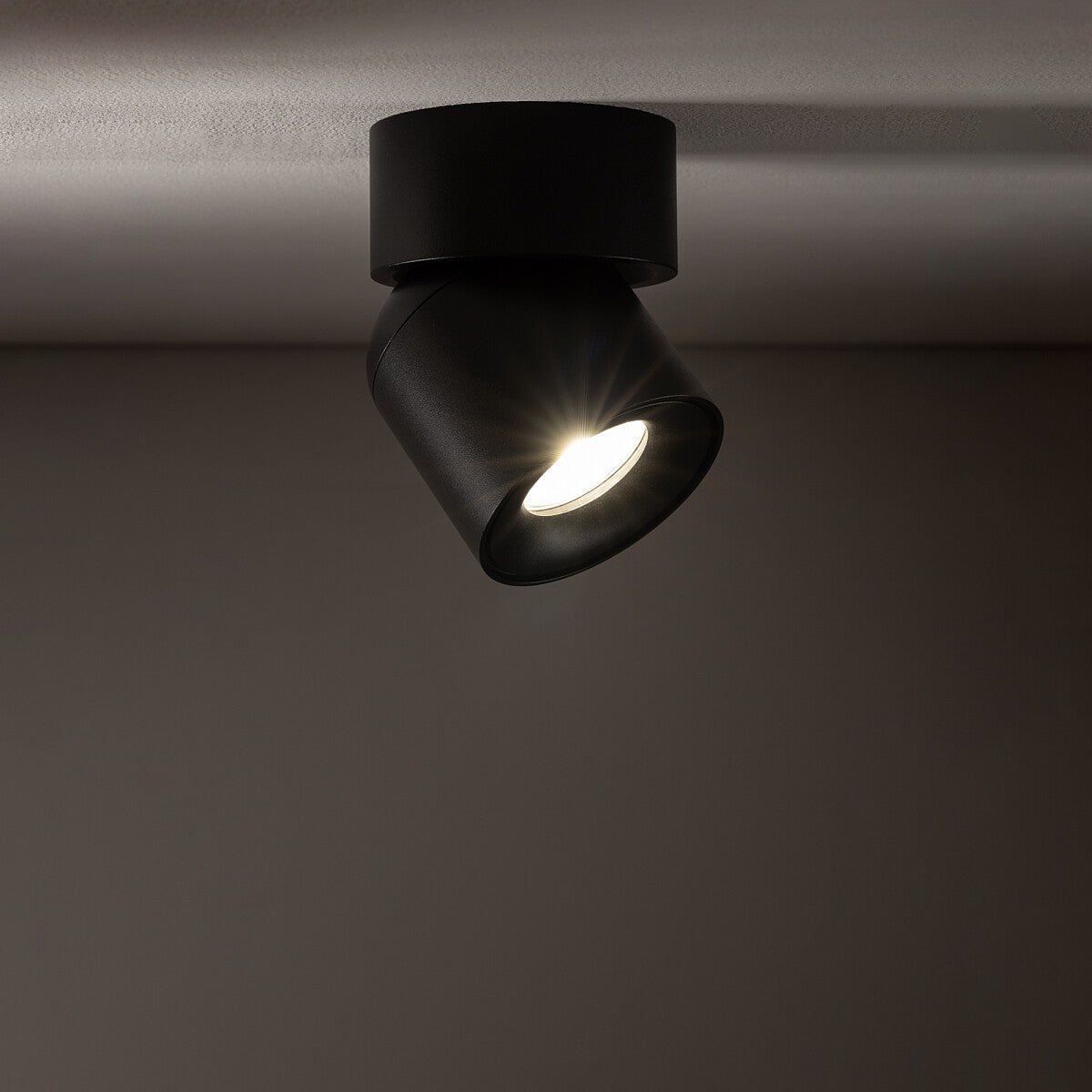 Nowodvorski Reflektorek / Spot OSCAR 15W only LED 50/60Hz - Aluminium lakierowane - Czarny 11346 - lampa włączona