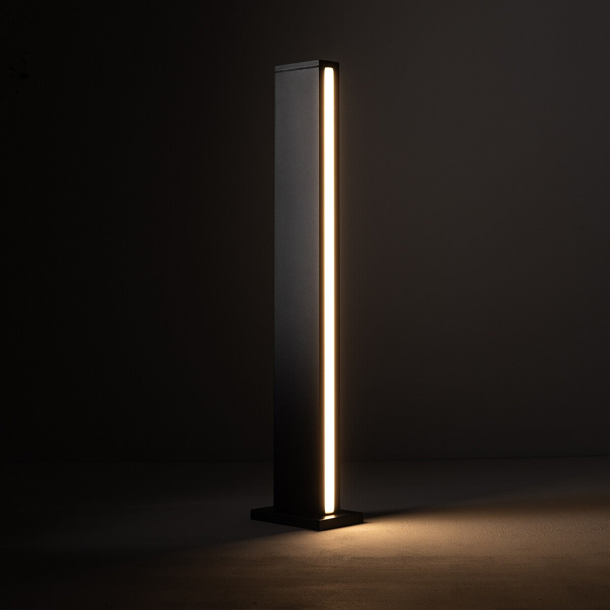 Nowodvorski Lampa stojąca SLIT LED 12W 50/60Hz IP54 - Aluminium lakierowane - Czarny 11376 - lampa włączona