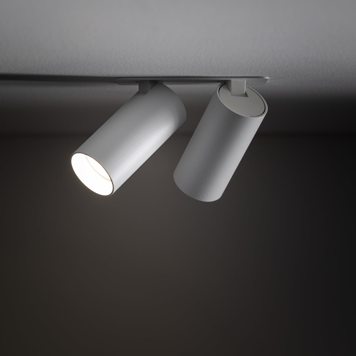 Nowodvorski Reflektorek / Spot FOURTY SURFACE 10W only LED 50/60Hz - Stal lakierowana - Biały 11443 - lampa włączona