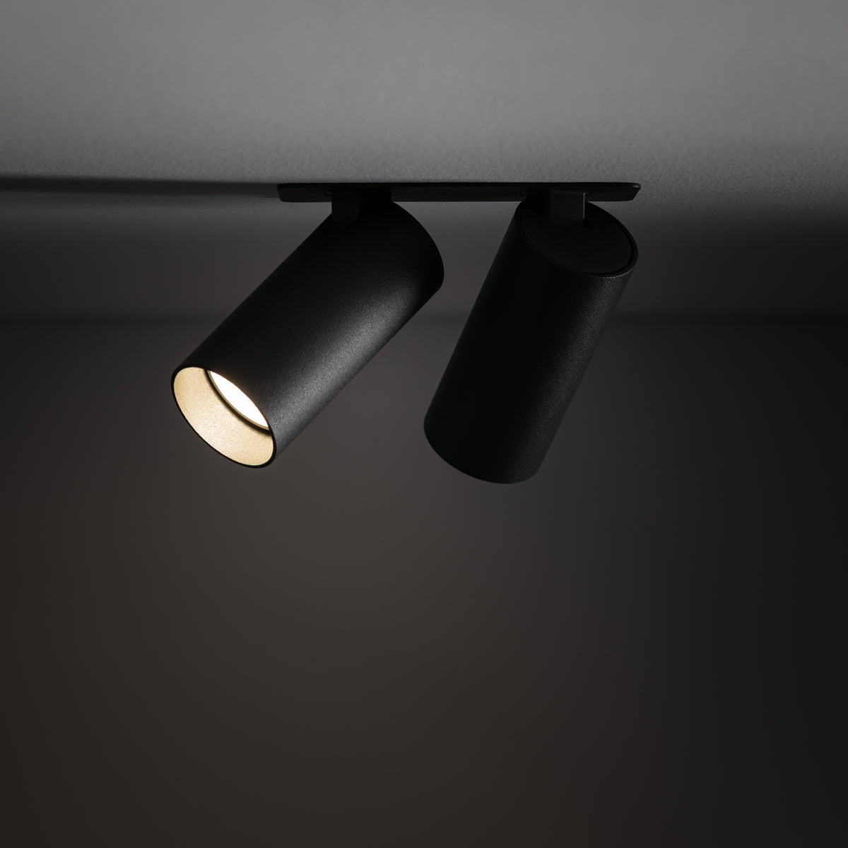 Nowodvorski Reflektorek / Spot FOURTY SURFACE 10W only LED 50/60Hz - Stal lakierowana - Umbra gray 11473 - lampa włączona