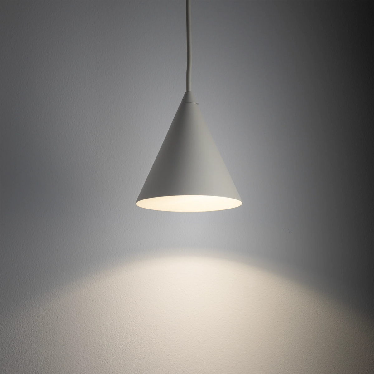Nowodvorski Klosz / Oprawa CAMELEON ZENITH XS - Stal lakierowana - Silk gray 11476 - lampa włączona
