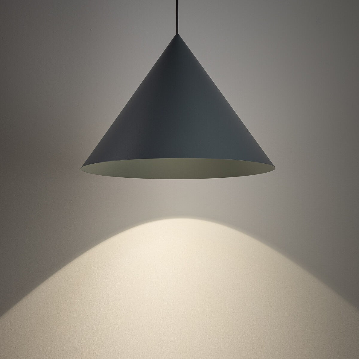 Nowodvorski Lampa wisząca ZENITH L 20W only LED 50/60Hz - Stal lakierowana - Umbra blue 11484 - lampa włączona