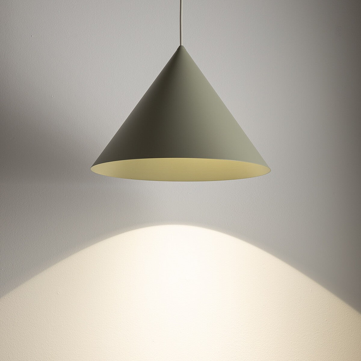 Nowodvorski Lampa wisząca ZENITH M 20W only LED 50/60Hz - Stal lakierowana - Sage green 11485 - lampa włączona