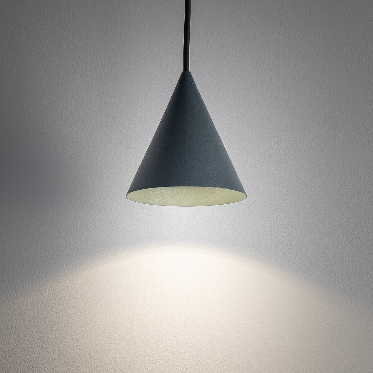 Nowodvorski Lampa wisząca ZENITH XS 10W only LED 50/60Hz - Stal lakierowana - Umbra blue 11493 - lampa włączona