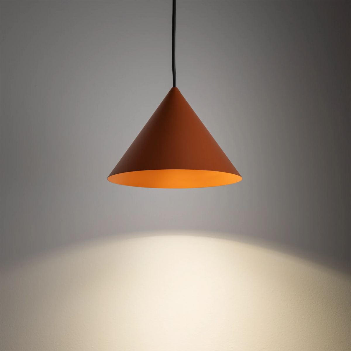 Nowodvorski Klosz / Oprawa CAMELEON ZENITH S - Stal lakierowana - Terracotta 11503 - lampa włączona