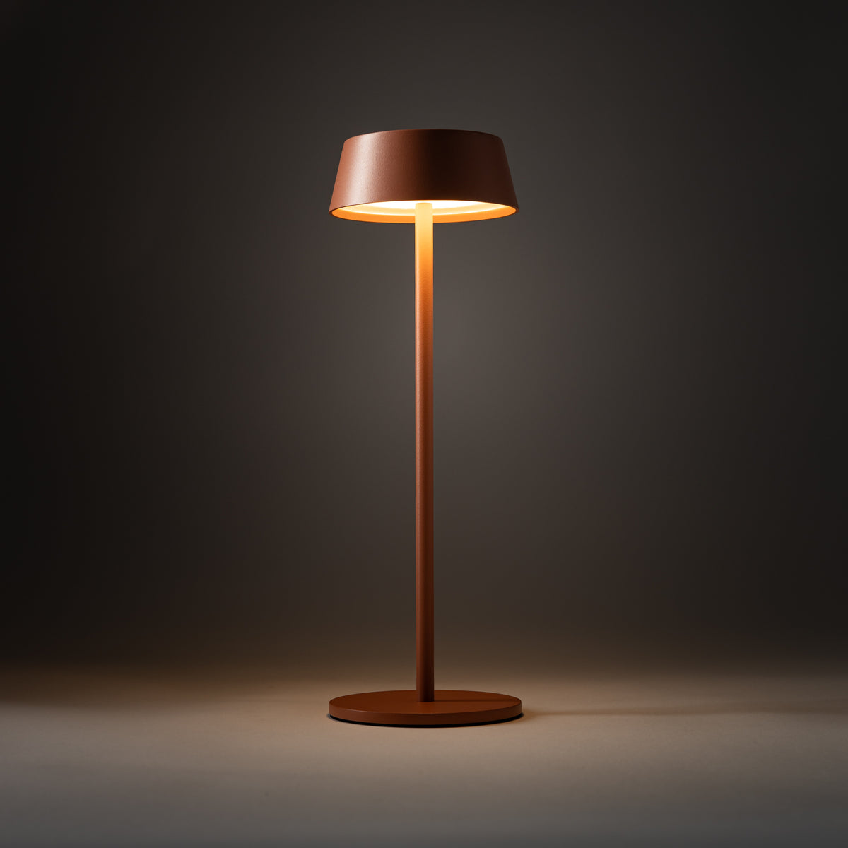 Nowodvorski Lampa przenośna AMY LED 2W 5 IP54 - Aluminium lakierowane - Terakota 11534 - lampa włączona