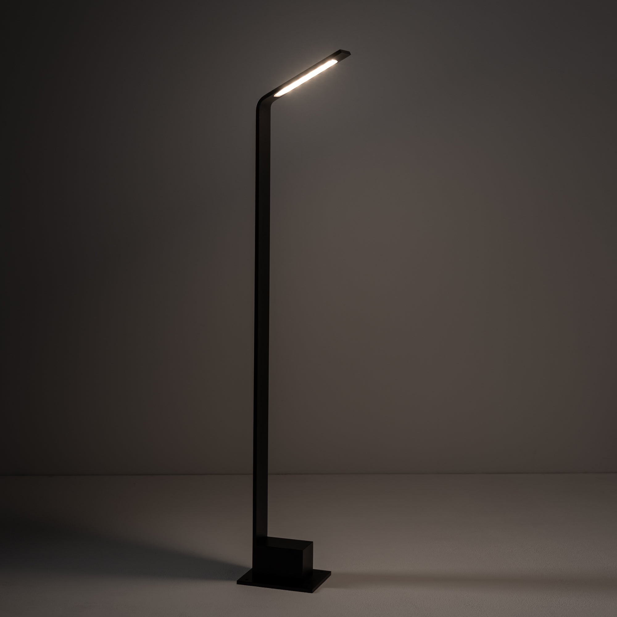 Nowodvorski Lampa stojąca SLIM LED 7W 220-230 50/60 IP54 - Aluminium lakierowane - Czarny 11540