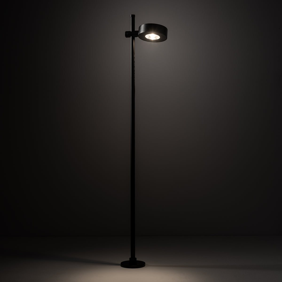 Nowodvorski Lampa gruntowa TESSA LED 7W 220-230 50/60 IP54 - Aluminium lakierowane - Czarny 11541 - lampa włączona